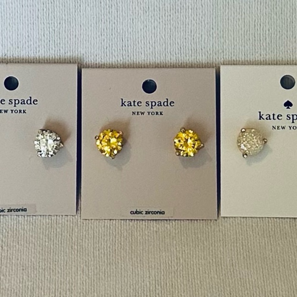 🛑SOLD🛑 
Kate Spade Yellow Studs